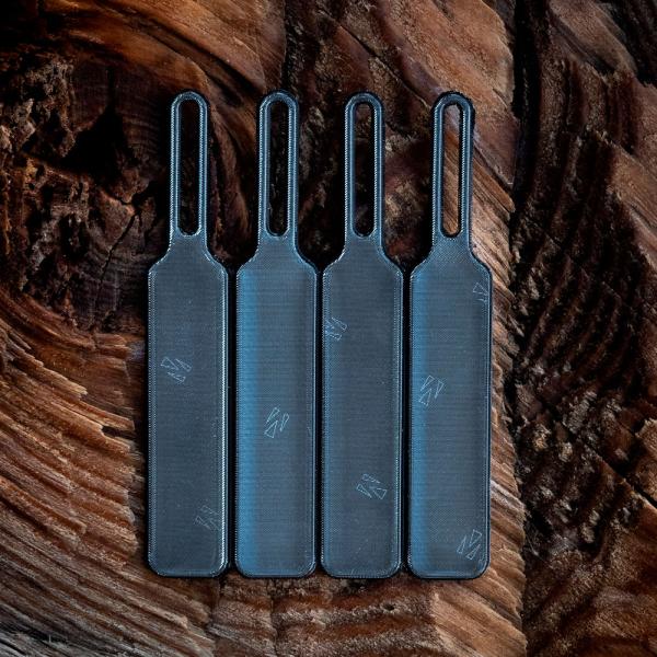 Zip Pullers black