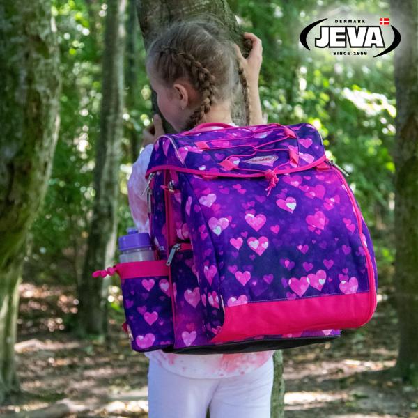 schoolbag with hearts