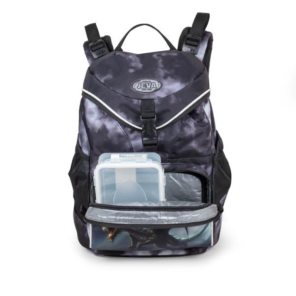 Large insulated front compartment for lunch